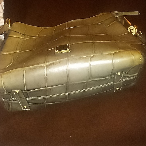 Dooney Bourke alligator embossed leather shoulder bag - Picture 6 of 8